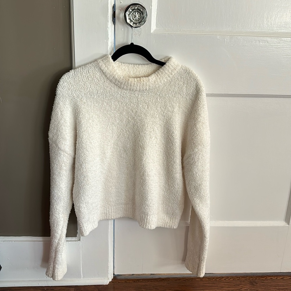 Abercrombie & Fitch Soft A&F Collection Long Sleeve Sweater, Medium. Cre…